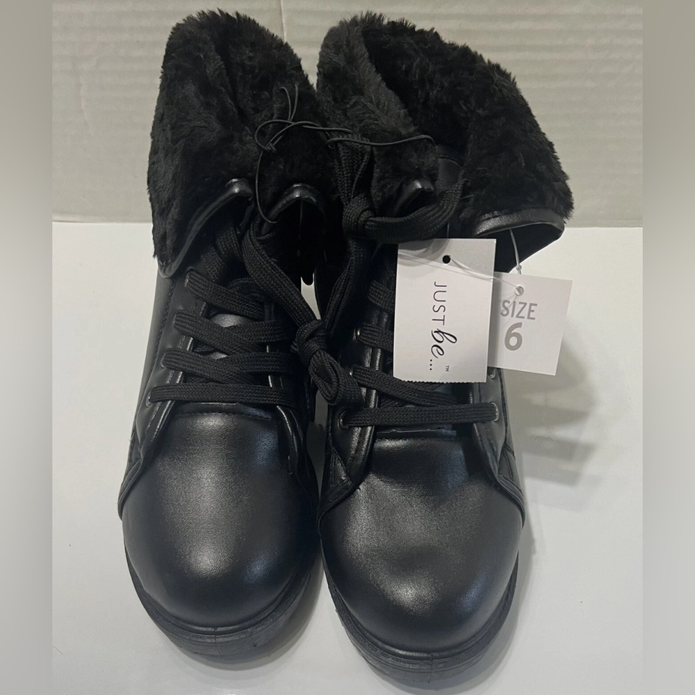 Just Be Footwear~Women’s Hiker Boots~ Fur Trim~ Hi/Low~ Size 6